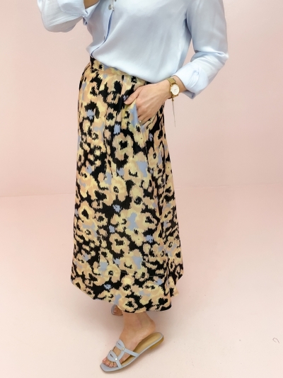 Ruth skirt deep well