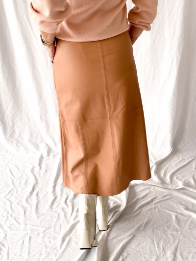 Leicester leather skirt clay