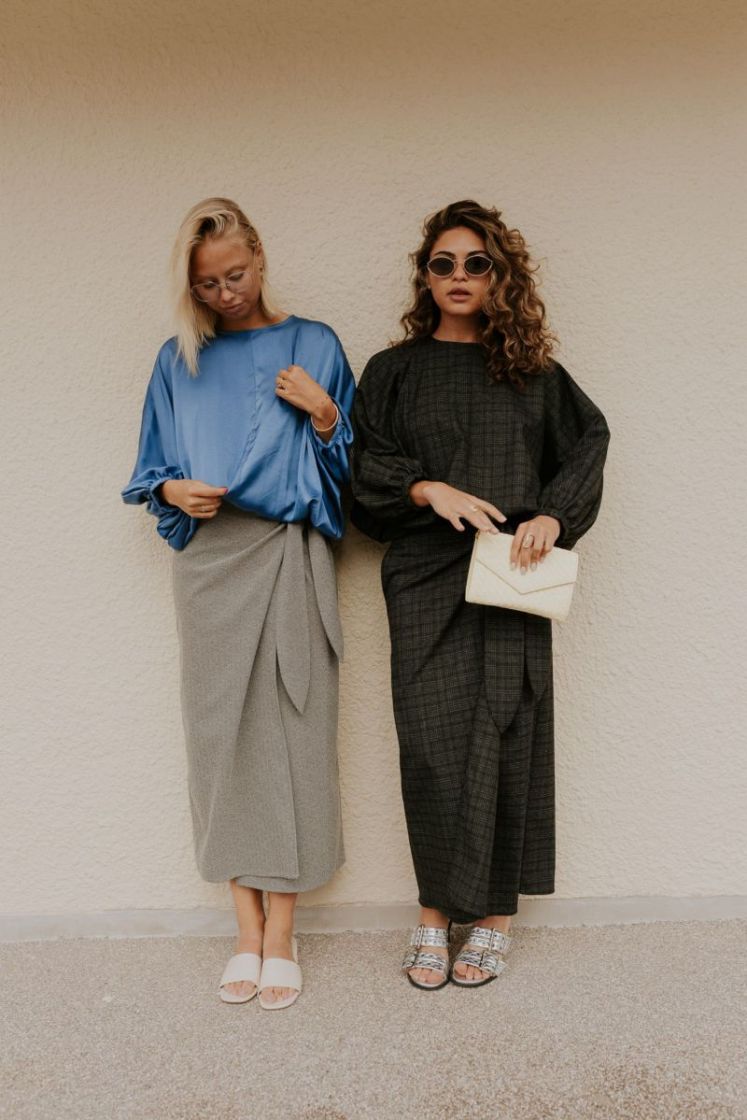 JOELLE square square black