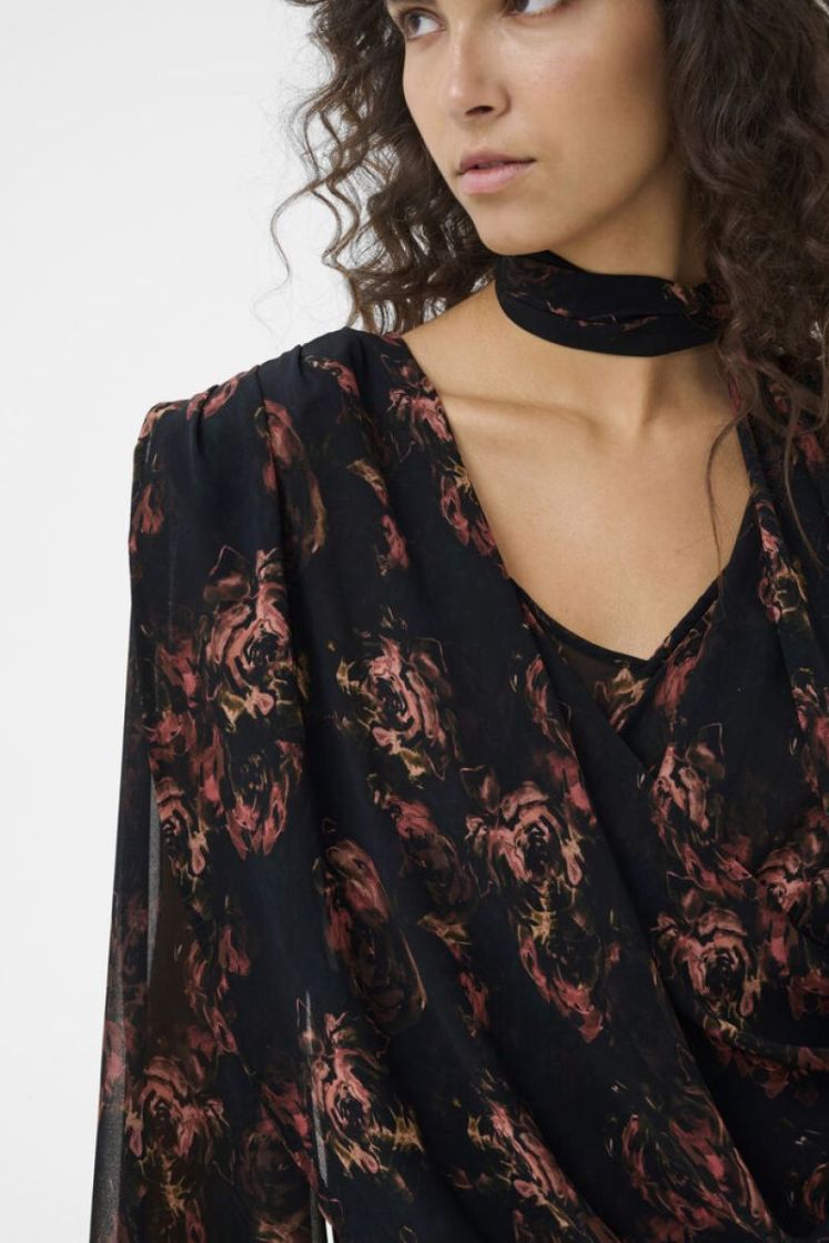 GZleean P blouse dark roses